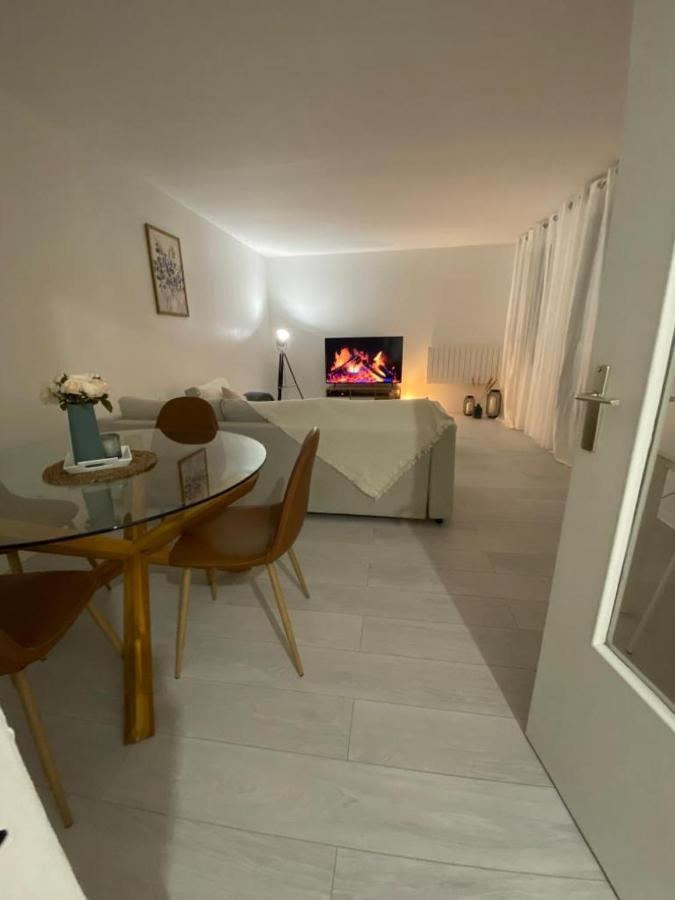Appartement Chaville Eksteriør bilde